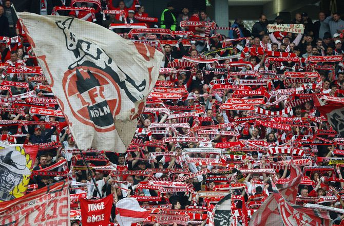 Bundesliga -Frankfurt melder ud: Fan døde på hospitalet
