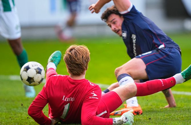 3F Superliga -Lucas Lund ærgrer sig over drop: Jeg lukker AGF ind i kampen