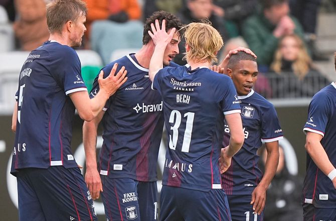 3F Superliga -Tættere på guldet: Janni Serra bag AGF-comeback i Viborg