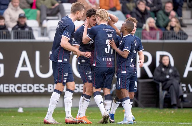 3F Superliga -Værsgo, AGF: Syv points forspring giver altid guld