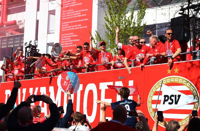 Æresdivisionen -PSV køber Nijmegen-profil