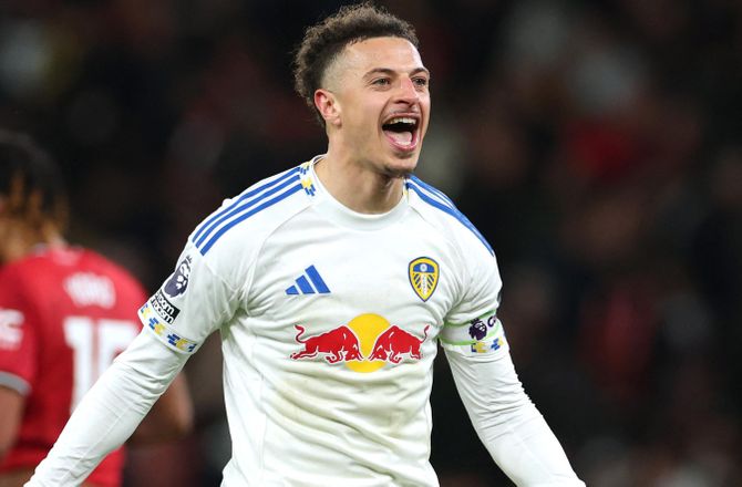 Premier League -Leeds-kaptajn får fire år mere