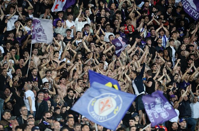 International -Fiorentina lejer back hos Bournemouth