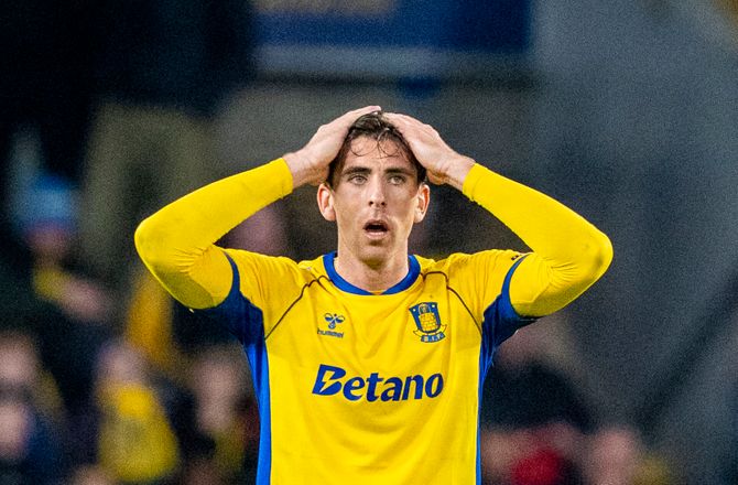 International -Binks spillede med VM-stjerner: Det er egentlig ret vildt