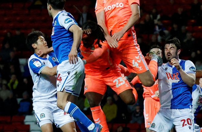 Championship -Landshold i vejen: Blackburn-cheftræner stopper