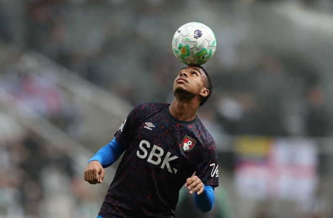 Bournemouth -Bournemouth-franskmand menes at toppe Tottenham-liste