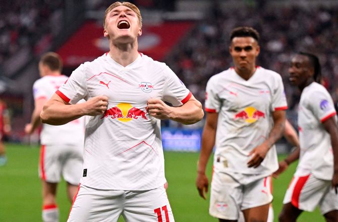 Bundesliga -Tilfreds Harder: Fantastisk at hjælpe holdet