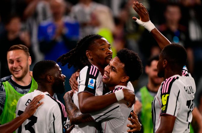 Serie A -Juve holdt snor i Napoli og Milan