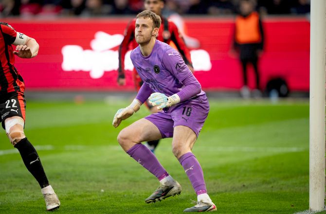 3F Superliga -FCM-keeper føler med Hansen: Det er ikke sjovt