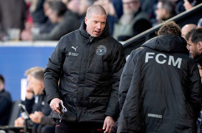 3F Superliga -Tullberg skifter tre - Pena får Superliga-debut