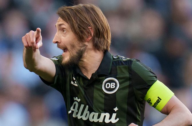 3F Superliga -Sløj Falk kørte med OB-boss til FCK-kamp