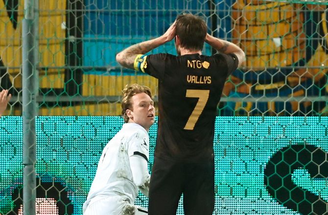 3F Superliga -Sløj plæne i Viborg: Den var meget svær