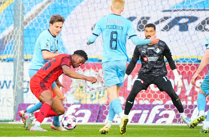 3F Superliga -Helt tæt i bunden: Randers og Fredericia delte i målfest