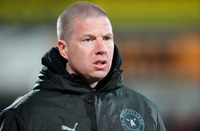 3F Superliga -Tullberg ærgrer sig over tilråb: Det er træls