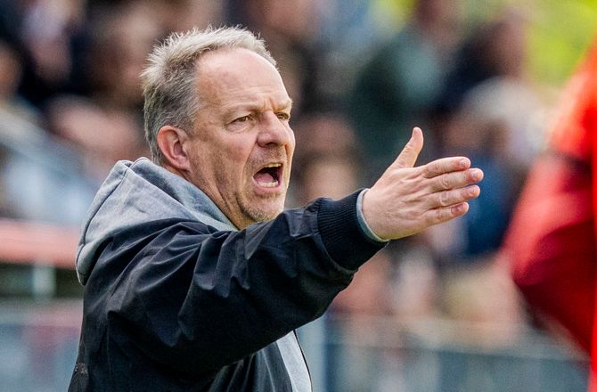 3F Superliga -Zorniger råber på bedre forsvarsspillere