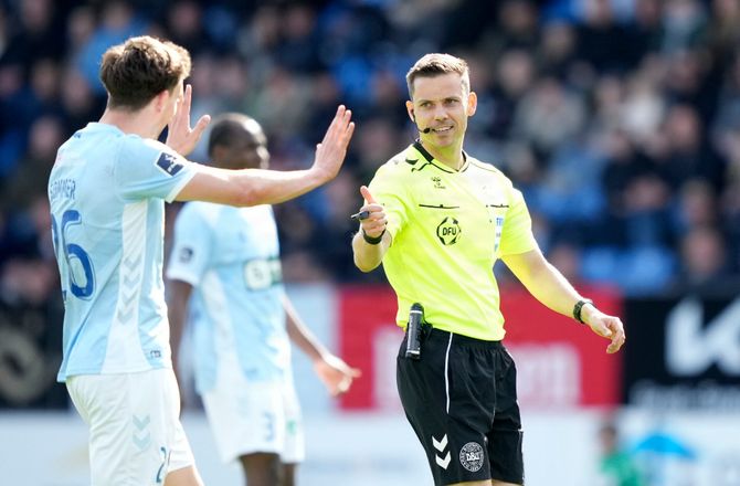 Oddset Pokalen -18 år med forskellige dommere: Pokalfinalen går på tur