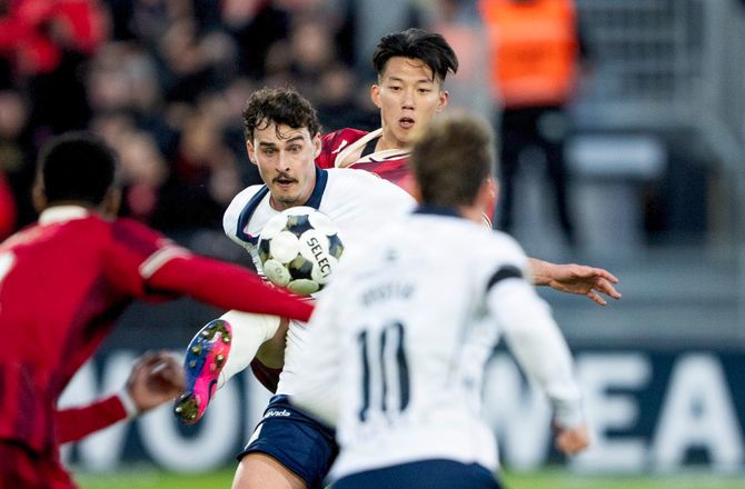 3F Superliga -Poulsen forklarer: AGF-angriber blev skadet