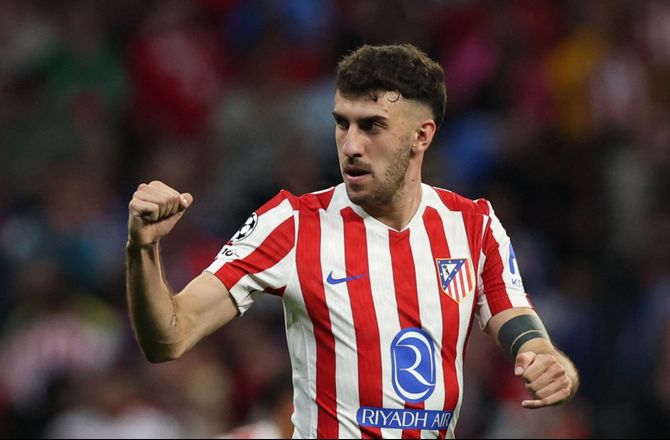 Premier League -Aston Villa meldes tæt på Atletico-back