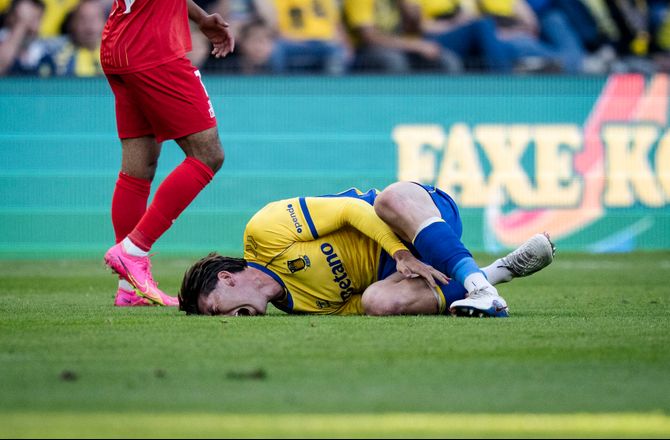 3F Superliga -Lind undskylder til Binks: Klokkeklar badebillet
