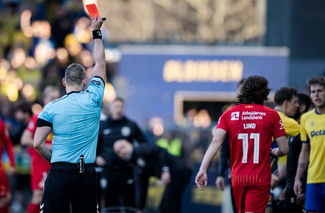 3F Superliga -FCN må undvære Lind: En streg i regningen