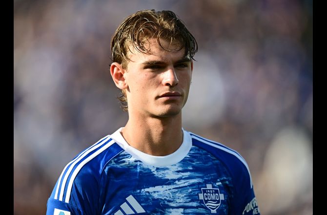International -Como venter på Real-opkald om Nico Paz