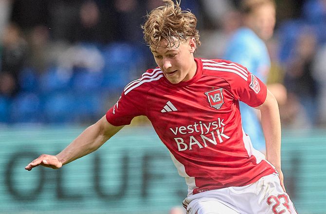 Betinia Liga -Lasse Flø vil fortsætte med at følge Vejle