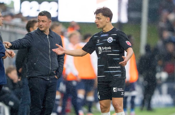 3F Superliga -Nørgaard hylder Hyseni: Endnu et skridt i den rigtige retning