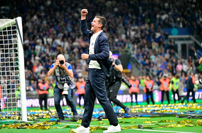 Serie A -Chivu fejrede mesterskabet med en smøg: Jeg har mine laster