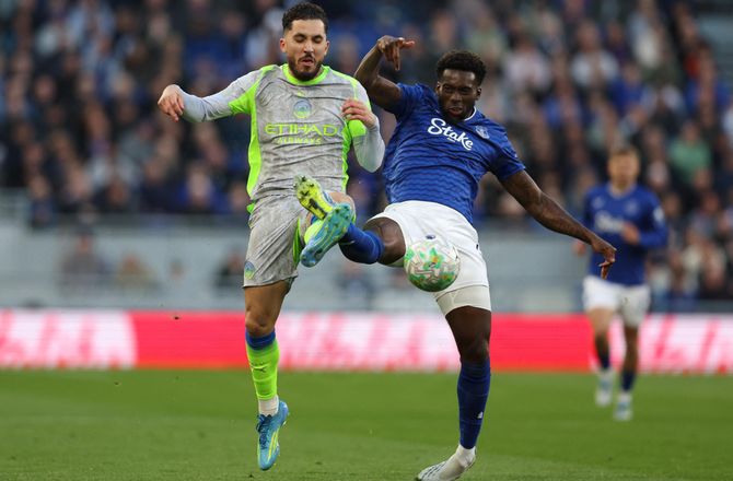 Premier League -Hull køber midtbanespiller i Everton