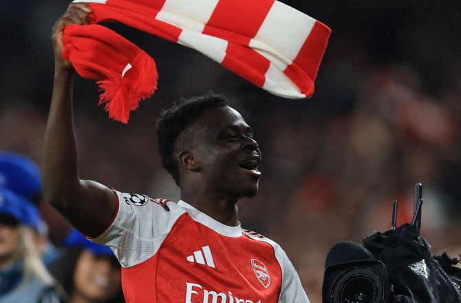 Champions League -Saka blev helten: Du hiver mig væk fra fejringen man!
