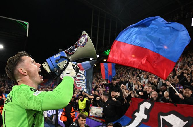 Conference League -Ekstatisk Palace-keeper: Det er utroligt