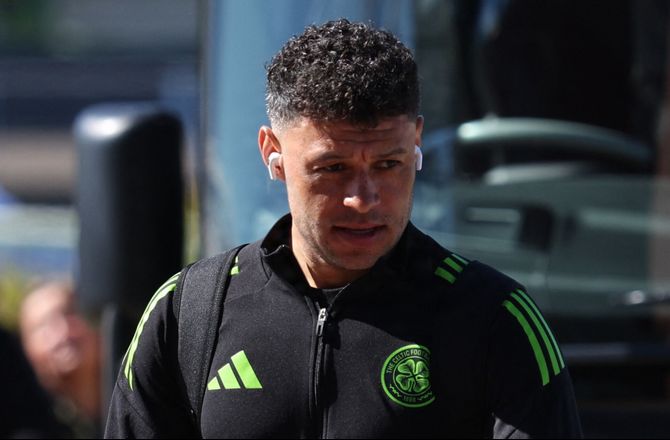 Premiership -Oxlade-Chamberlain forlænger i Celtic