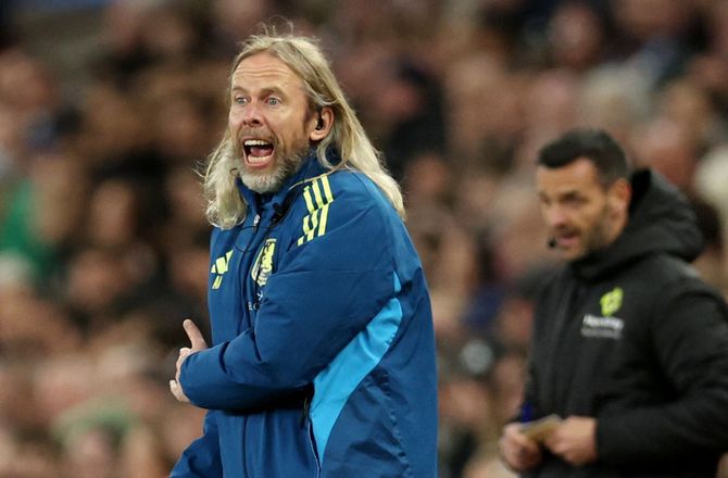 Premier League -Medier: Chelsea plukker Austin MacPhee i Aston Villa