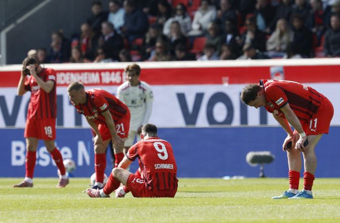 DFB Pokal -Pokalfadæse: Heidenheim ydmyget af miniput