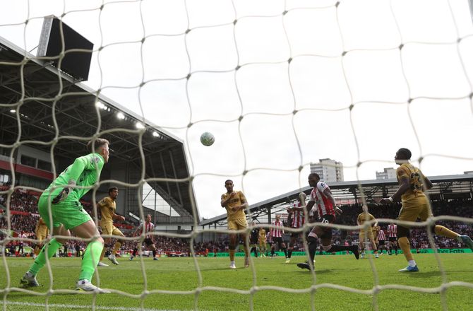 International -Brentford udlejer U-landsholdsspiller til Portsmouth