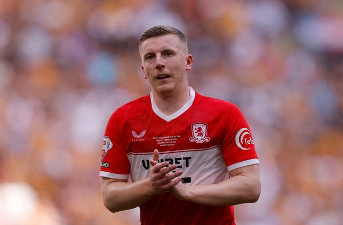 Premier League -Hull skriver med Matt Targett