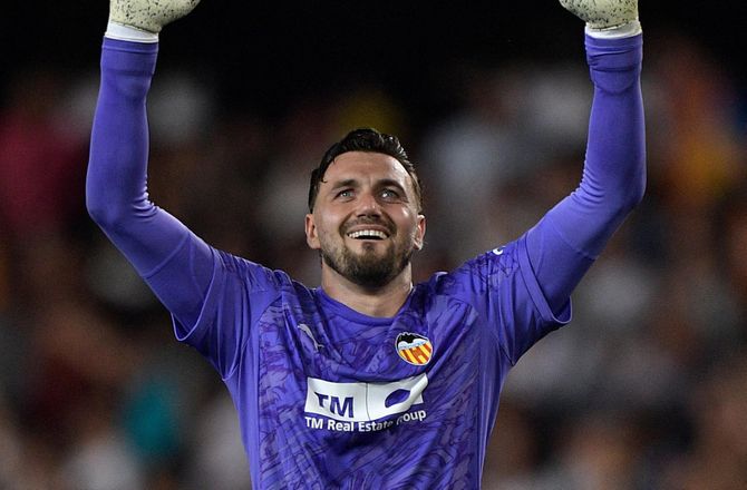 La Liga -Valencia forlænger med keeperen