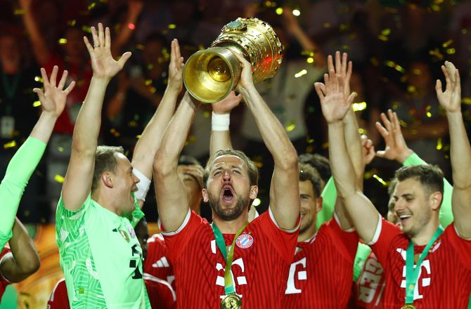 DFB Pokal -Osnabrück-danskere brager ind i Bayern München