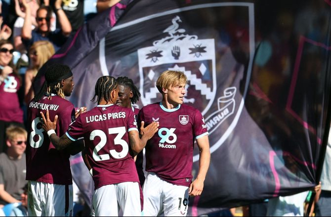 Championship -Sonne og Bruun Larsen startede i vildt Burnley-comeback