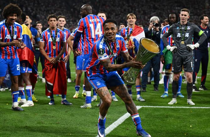 Premier League -Klubikon forlader Crystal Palace