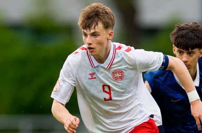 Æresdivisionen -Bekræftet: PSV henter Mikkel Bro Hansen