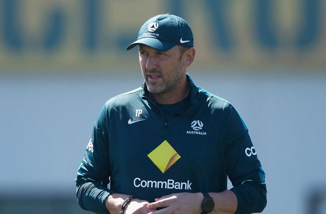 FIFA VM -Lige inden VM: Australien forlænger med landstræner
