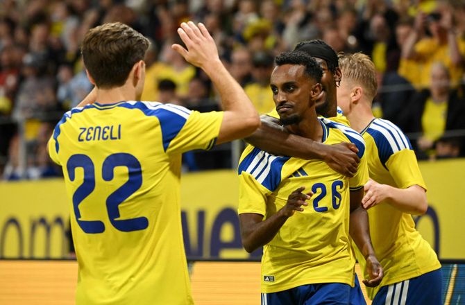 Venskabskampe -Taha Ali chokerede Isak: Ekstremt imponerende