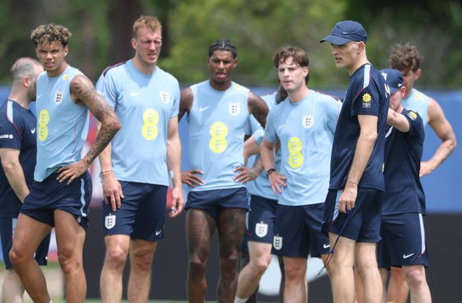 FIFA VM -England vil presse højt trods varmt VM
