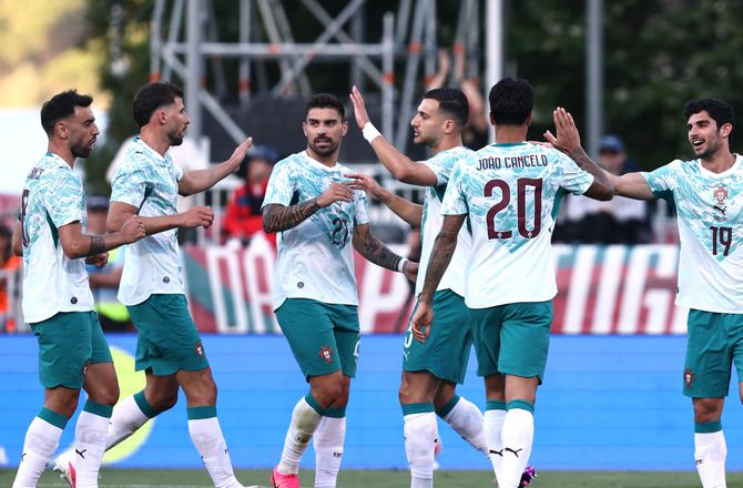 Venskabskampe -Hidsig stemning i Portugals testsejr