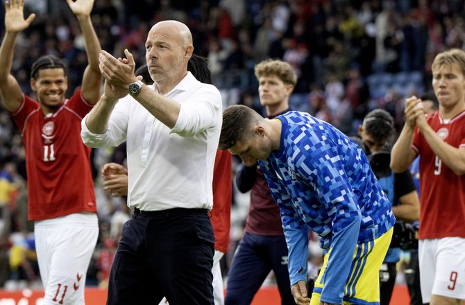 Venskabskampe -Danmark overhalet på FIFA-rangliste: Ukraine-kamp tæller ikke
