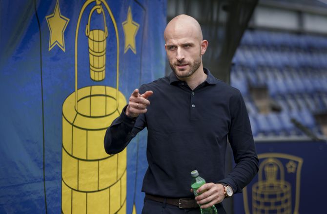 3F Superliga -Brøndby meldes tæt på Stuttgart-back
