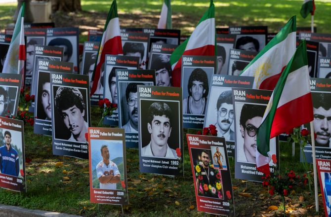 FIFA VM -VM-feber: Demonstranter vil have Iran smidt ud