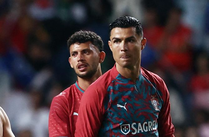 FIFA VM -VM-feber: Fans græder og ryster ved Ronaldo-møde