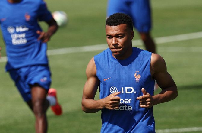 FIFA VM -Hernandez: Mbappé vil lukke munden på alle